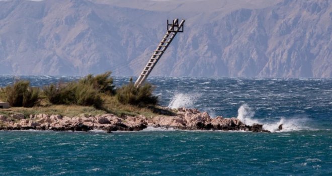 Korak do tragedije na Jadranu: Sve službe još od sinoć tragaju za ocem i sinom, pronađeni tragovi ne obećavaju sretan ishod