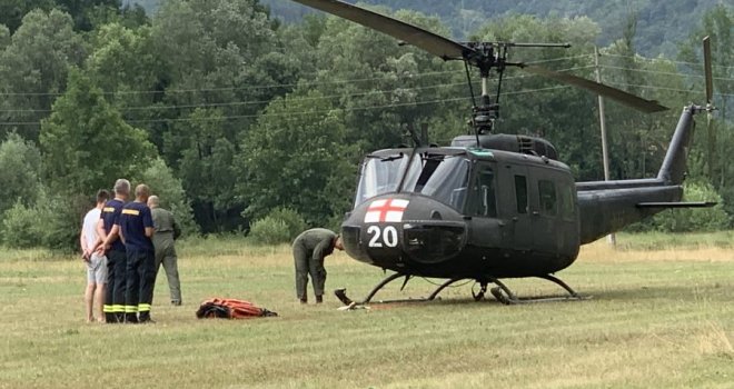 Vatra se opet razbuktala oko Konjica, helikopteri OS BiH opet gase požar: 'Dežurat ćemo cijelu noć'