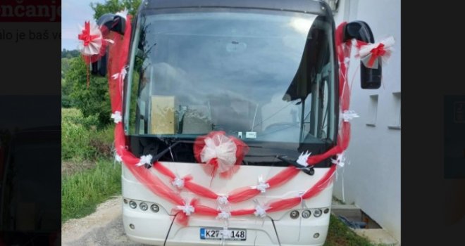 Nesvakidašnja priča iz Visokog: Arman i Alma se upoznali u autobusu, pa odlučili da njime idu na vjenčanje