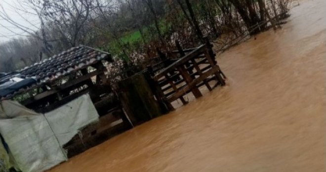 Počele poplave u BiH, vodostaj rijeka raste: U Prijedoru se već izlile površinske vode