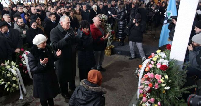 Položeno cvijeće i odata počast ubijenima na pijaci Markale