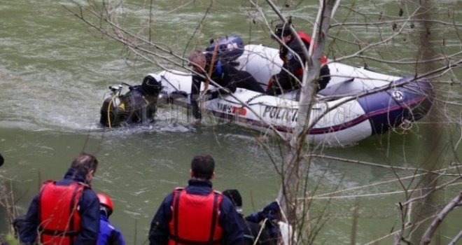 Iz rijeke Bosne izvučeno beživotno žensko tijelo, sumnja se da se radi o Sarajki