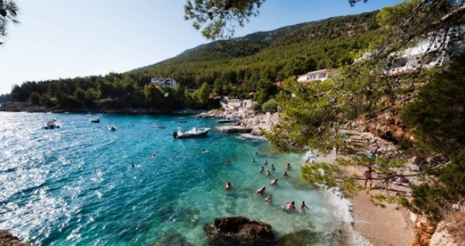 Stigla analiza: Evo kakav je kvalitet mora na poznatim dalmatinskim plažama