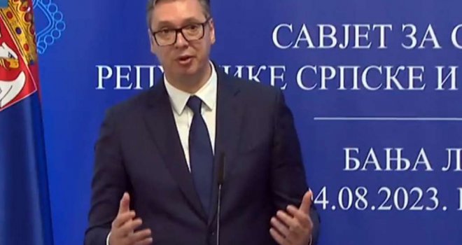 Šta se to dešava u Srbiji: Vučić uveo vojni rok od 75 dana!