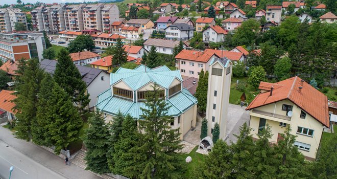 Vrhbosanska nadbiskupija objavila detalje napada na župnika u Kaknju