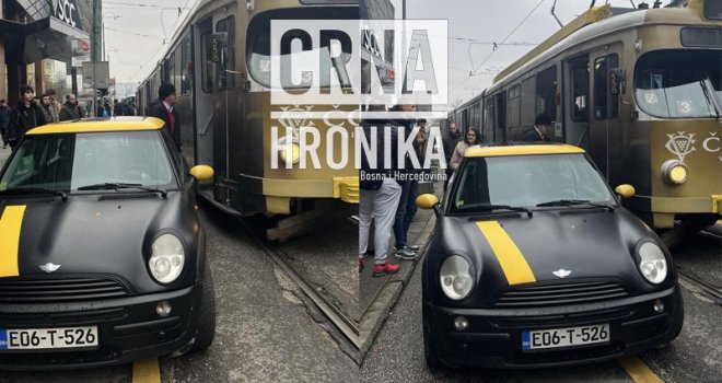 Bahati vozač u Sarajevu blokirao tramvajski saobraćaj: Parkirao automobil na šine