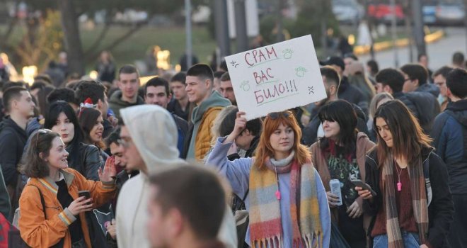 Masovni protesti u Beogradu zbog tragedije u Novom Sadu