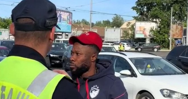 Fudbaler kasnio na vječiti derbi, policajac ga nije htio pustiti: 'Brate, I play now...'