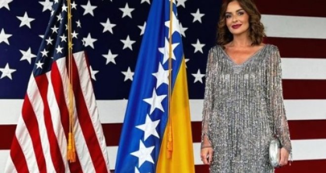 Prva dama BiH ponovo bljesnula: Mirela Bećirović oduševila modnim izdanjem na prijemu u Američkoj ambasadi 