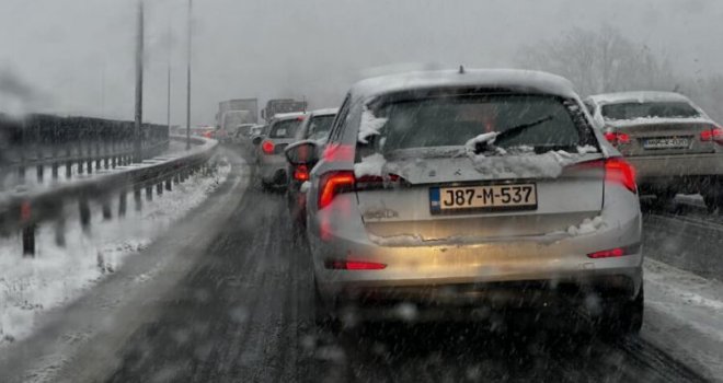 Potpuni kolaps saobraćaja na autoputu A1 kod Sarajeva: Formirana nepregledna kolona vozila