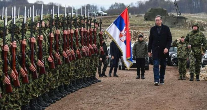 Prva klasa srbijanskih regruta na služenju obveznog vojnog roka u septembru: Kakvu poruku šalju komšiluku?