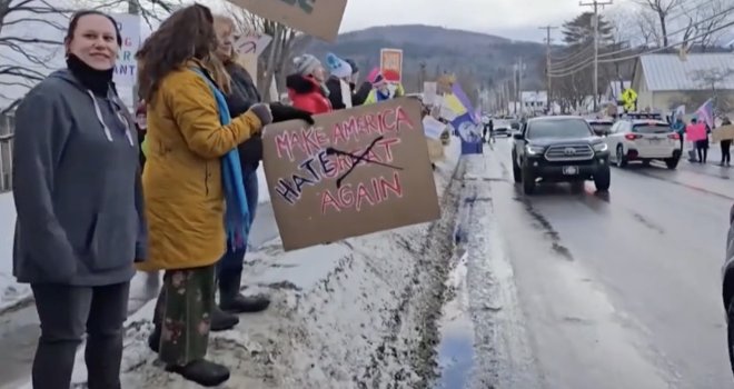 Proukrajinski protesti širom SAD-a nakon svađe Trumpa i Zelenskog