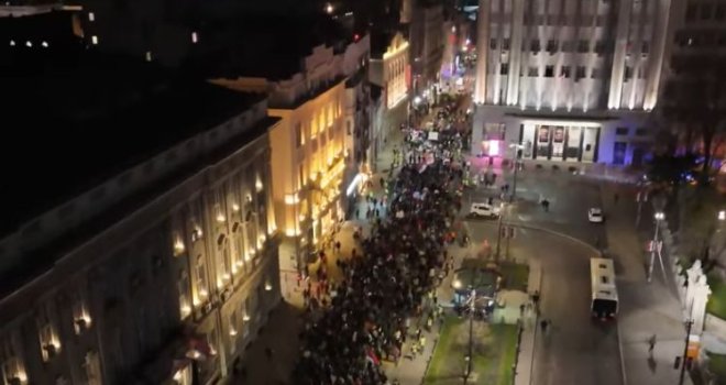 Protest 'Rame uz rame – radnici i studenti' na Trgu republike u Beogradu, incidenti u Smederevu